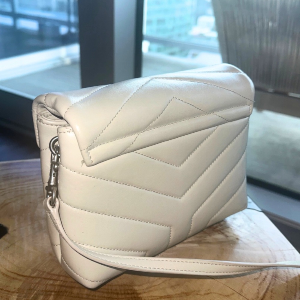SAINT LAURENT Calfskin Y Quilted Monogram Toy Loulou Crossbody - Picture 2 of 7